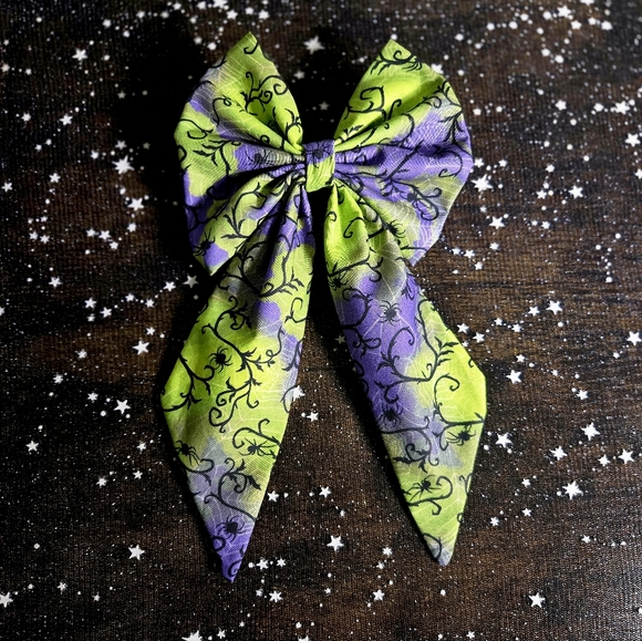 Custom Purple & Green Spiderweb Print Sailor Bow - Picture 1 of 2